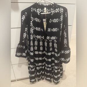 Elan Black and White Bell Sleeve V-Neck Dress